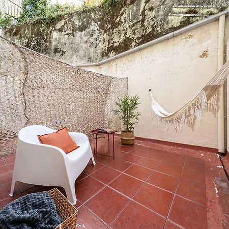 1d- Your Gateway To Lisbon, Walkable Streets, Local Flavours And Life Vendégház Lisboa